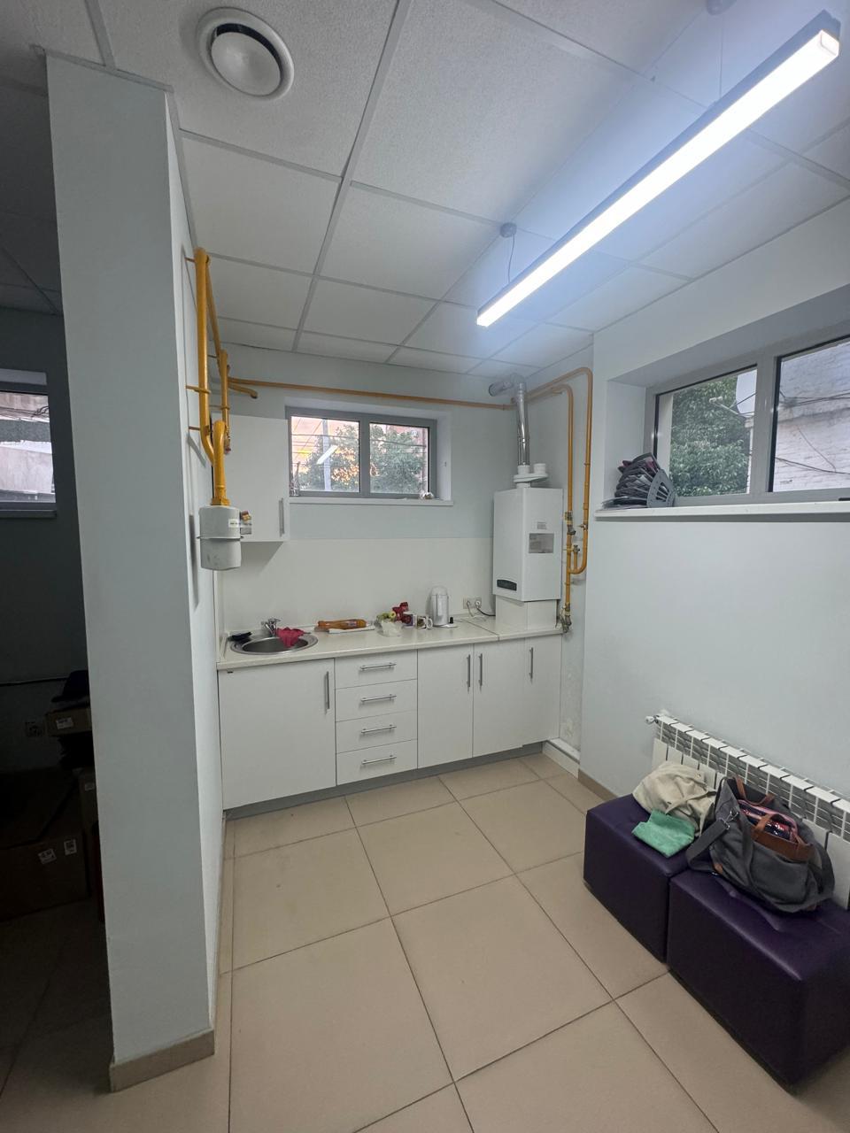 Фото №31: Коммерция 899 м² - Майкоп, ул. Краснооктябрьская, 67А