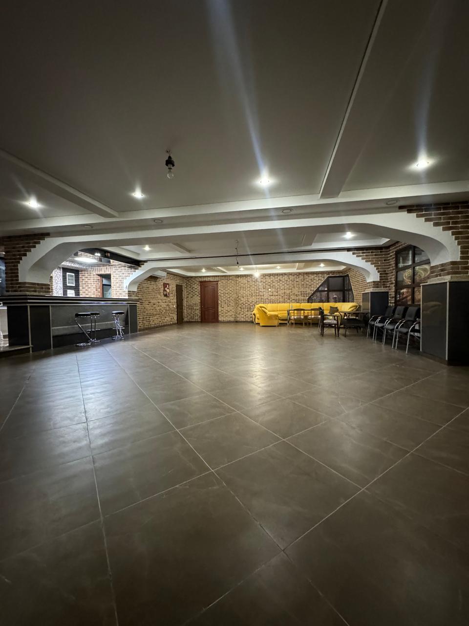 Фото №35: Коммерция 899 м² - Майкоп, ул. Краснооктябрьская, 67А