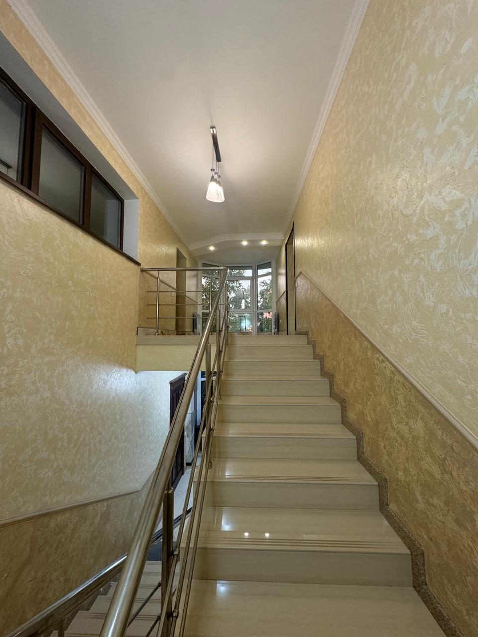 Фото №29: Коммерция 899 м² - Майкоп, ул. Краснооктябрьская, 67А