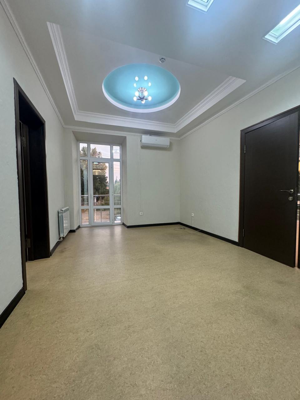 Фото №33: Коммерция 899 м² - Майкоп, ул. Краснооктябрьская, 67А