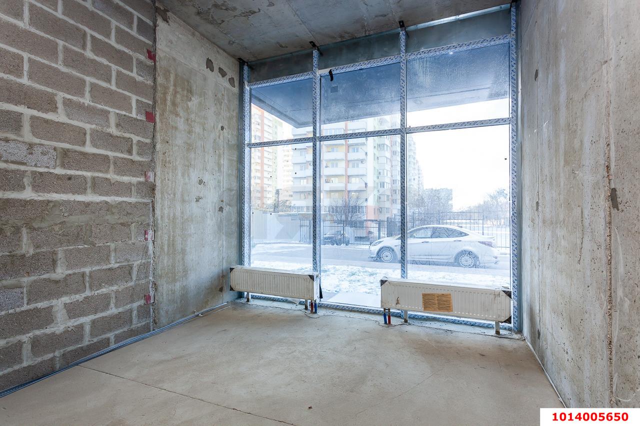 Фото №8: Торговое помещение 85 м² - Краснодар, жилой комплекс Сограт, ул. Красных Партизан, 4/15