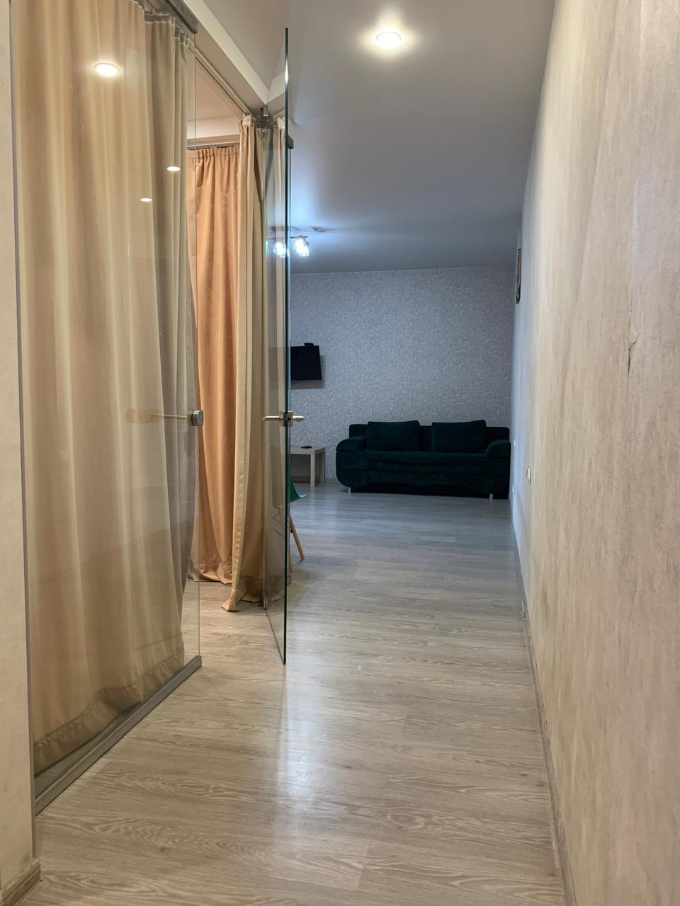 Фото №6: 1-комнатная квартира 43 м² - Краснодар, Прикубанский внутригородской округ, Завод Радиоизмерительных Приборов, Калинино, жилой комплекс Арбатский, мкр. имени Петра Метальникова, ул. Цезаря Куникова, 18лит3