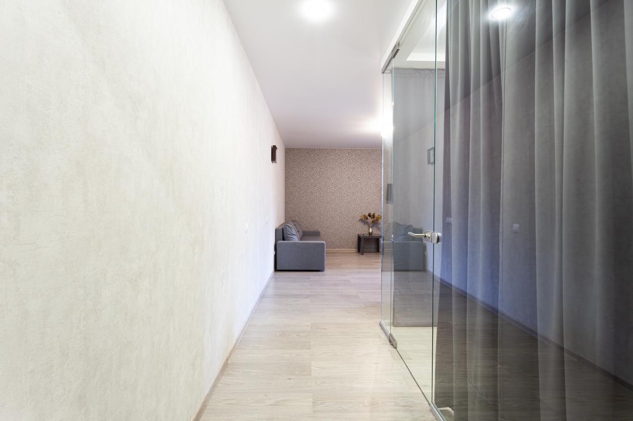 Фото №7: 1-комнатная квартира 43 м² - Краснодар, Прикубанский внутригородской округ, Завод Радиоизмерительных Приборов, Калинино, жилой комплекс Арбатский, мкр. имени Петра Метальникова, ул. Цезаря Куникова, 18лит3