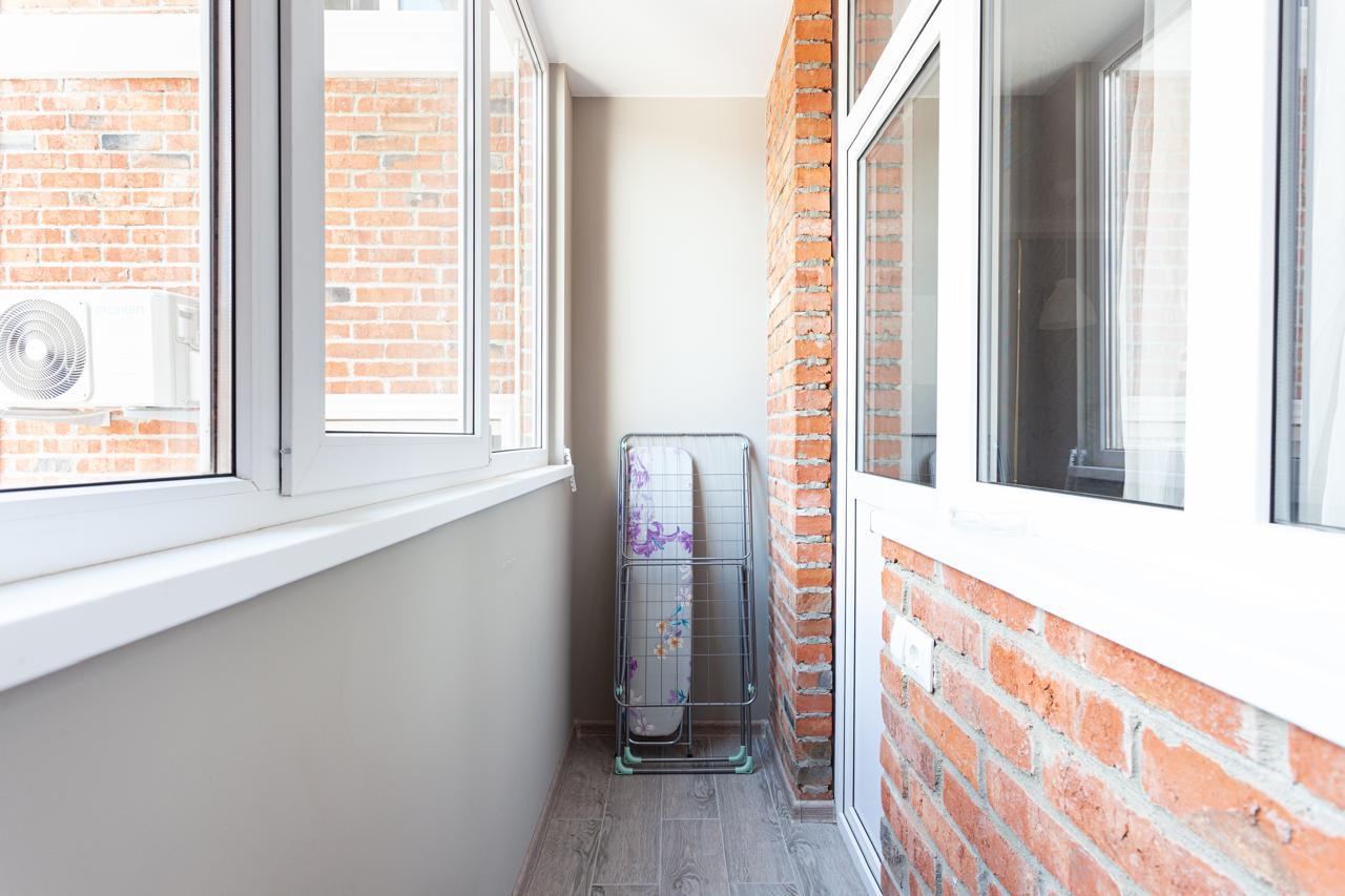 Фото №11: 1-комнатная квартира 43 м² - Краснодар, Прикубанский внутригородской округ, Завод Радиоизмерительных Приборов, Калинино, жилой комплекс Арбатский, мкр. имени Петра Метальникова, ул. Цезаря Куникова, 18лит3