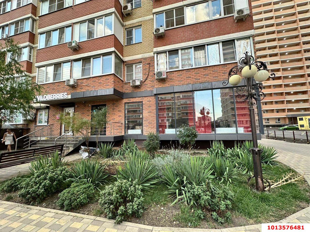 Фото №1: Коммерция 93 м² - Краснодар, Прикубанский внутригородской округ, Завод Радиоизмерительных Приборов, имени Петра Метальникова, мкр. жилой комплекс Времена Года-2, ул. Евгении Жигуленко, 5к2