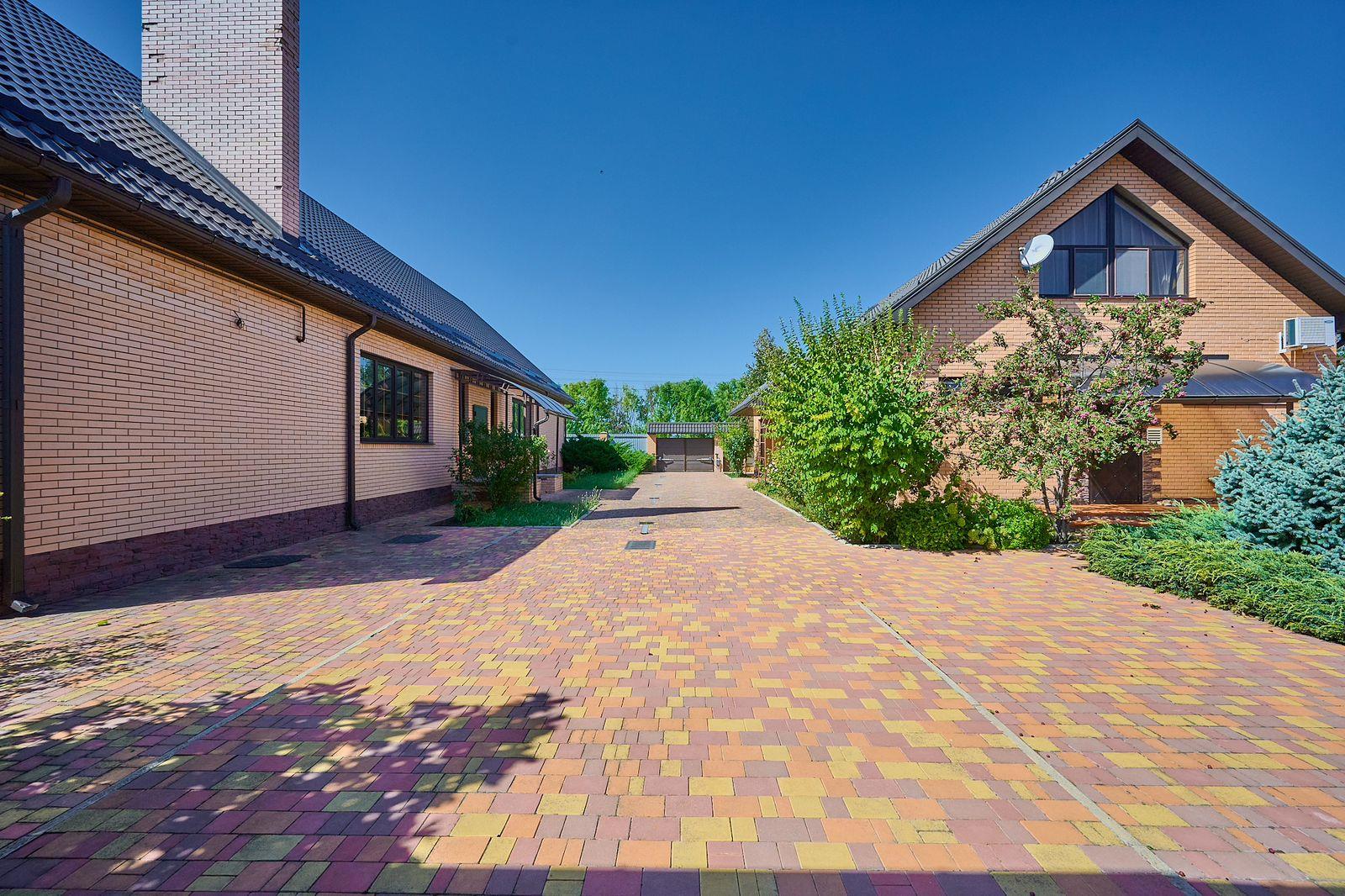 Фото №2: Дом 220 м² + 34.6 сот. - Пластуновская, Прикубанский внутригородской округ, Завод Радиоизмерительных Приборов, Музыкальный, мкр. жилой комплекс Жемчужина, ул. Верхненабережная, 46