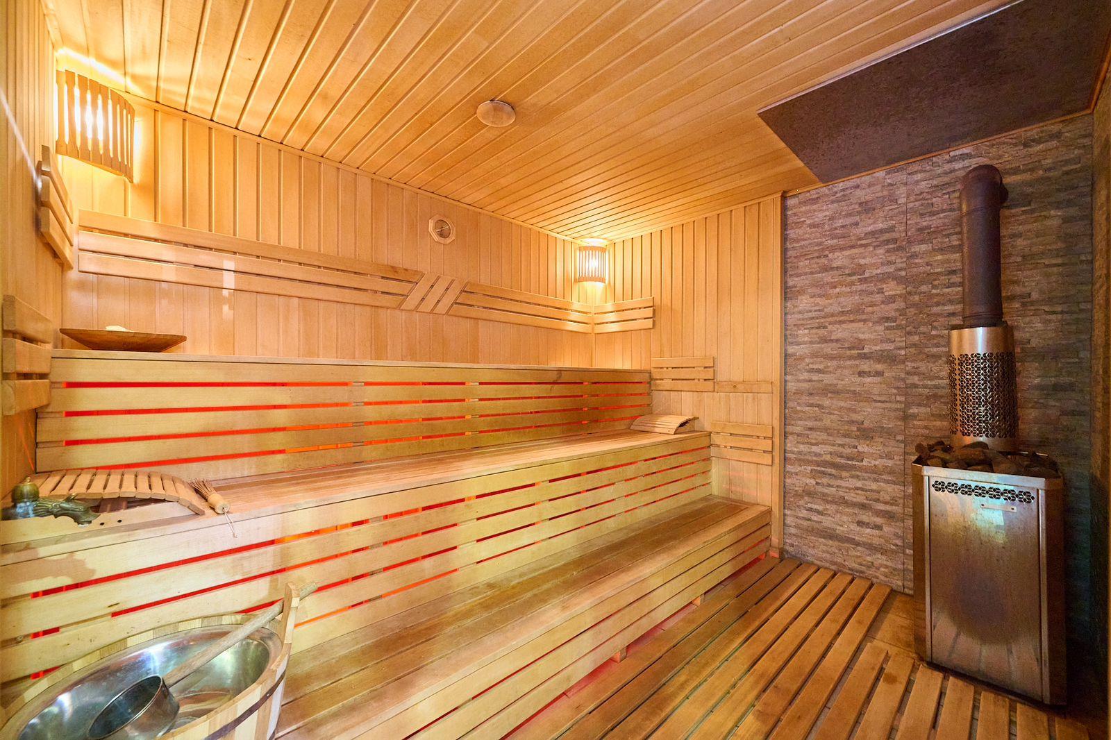 Фото №28: Дом 220 м² + 34.6 сот. - Пластуновская, Прикубанский внутригородской округ, Завод Радиоизмерительных Приборов, Музыкальный, мкр. жилой комплекс Жемчужина, ул. Верхненабережная, 46