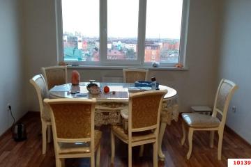 Фото №1: 2-комнатная квартира 70 м² - Яблоновский, мкр. Военный городок № 1, ул. Кобцевой, 3к2