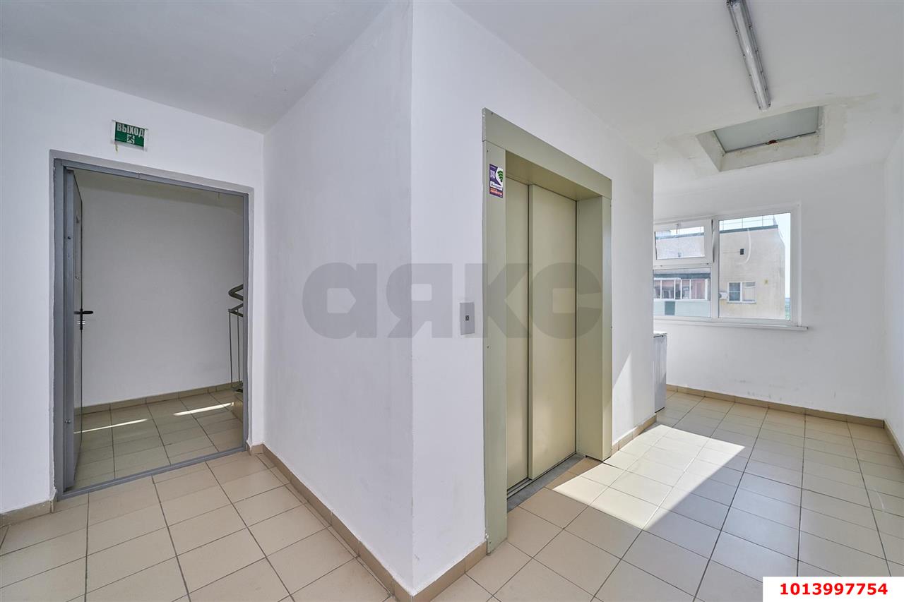 Фото №10: 2-комнатная квартира <span class="whitespace-nowrap">75 м²</span>, <span class="whitespace-nowrap">9/10 эт.</span> - Яблоновский, ул. Кобцевой, 3к2