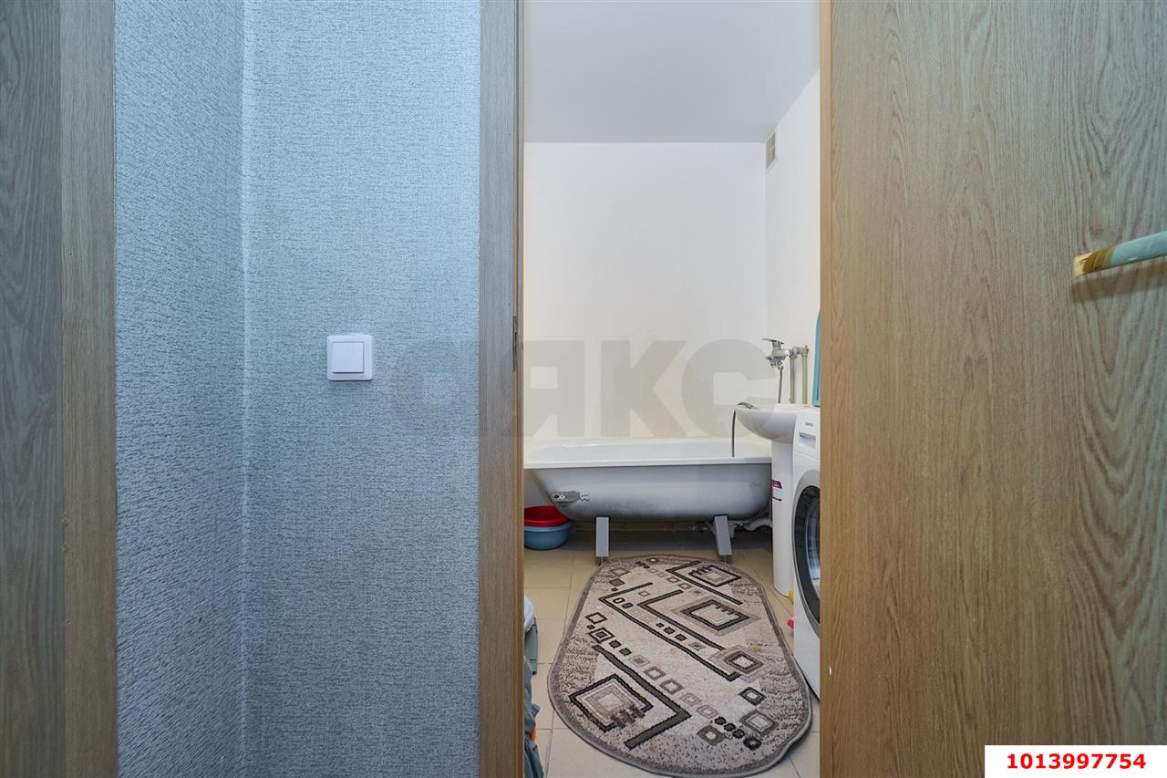 Фото №8: 2-комнатная квартира <span class="whitespace-nowrap">75 м²</span>, <span class="whitespace-nowrap">9/10 эт.</span> - Яблоновский, ул. Кобцевой, 3к2