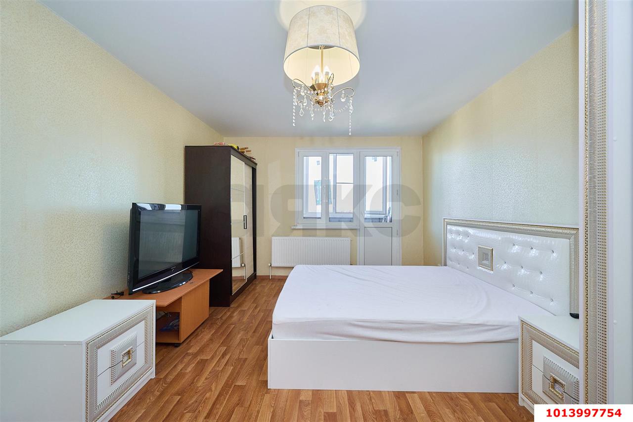 Фото №3: 2-комнатная квартира <span class="whitespace-nowrap">75 м²</span>, <span class="whitespace-nowrap">9/10 эт.</span> - Яблоновский, ул. Кобцевой, 3к2