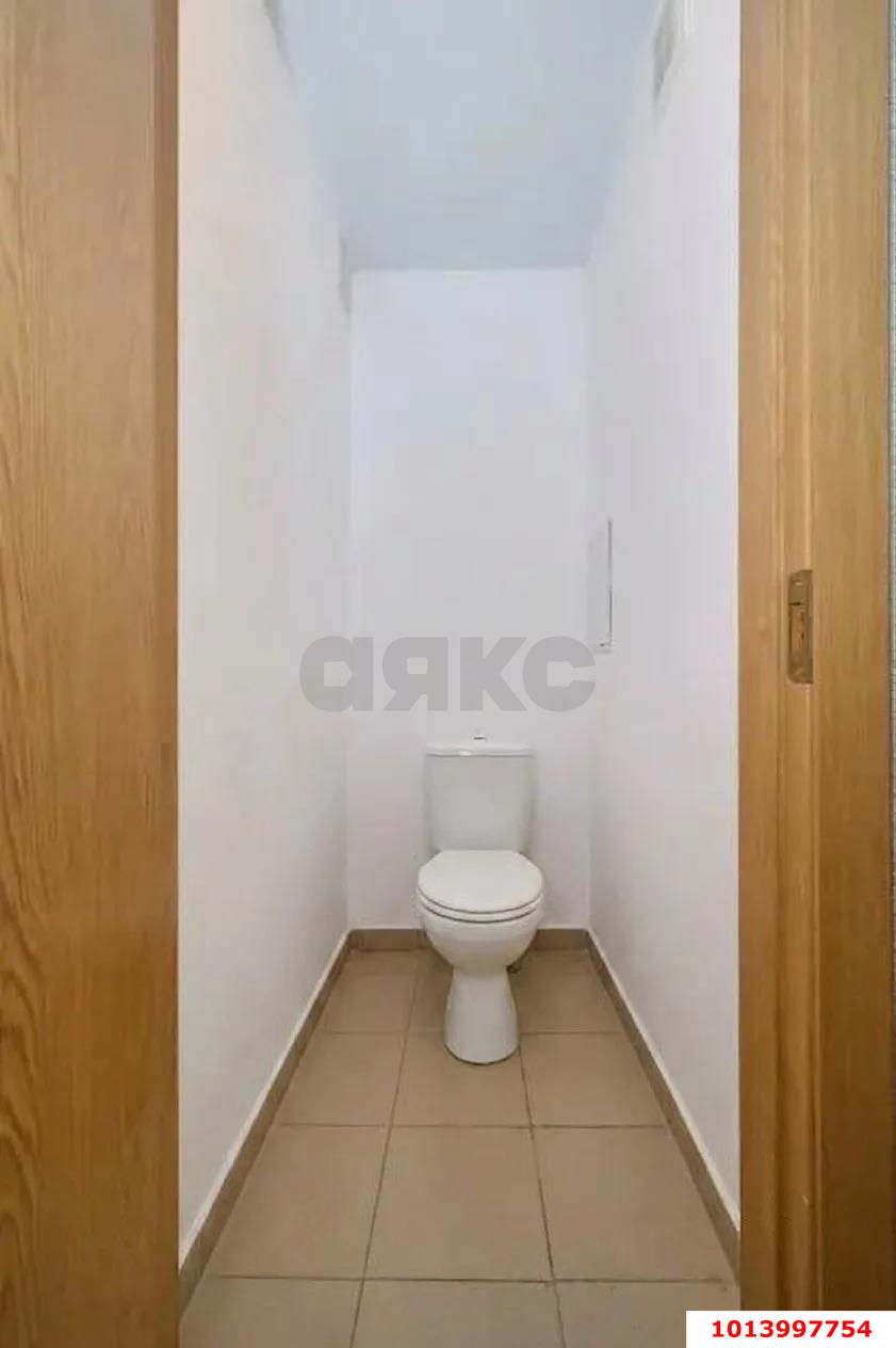 Фото №7: 2-комнатная квартира <span class="whitespace-nowrap">75 м²</span>, <span class="whitespace-nowrap">9/10 эт.</span> - Яблоновский, ул. Кобцевой, 3к2