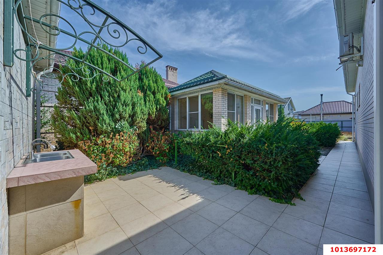 Фото №1: Дом 160 м² + 10 сот. - СНТ Пригород, Прикубанский внутригородской округ, ул. Атамана Круковского, 93