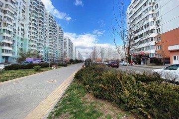 Фото №3: Торговое помещение 186 м² - Краснодар, мкр. Московский, ул. им. Артюшкова В.Д., 1