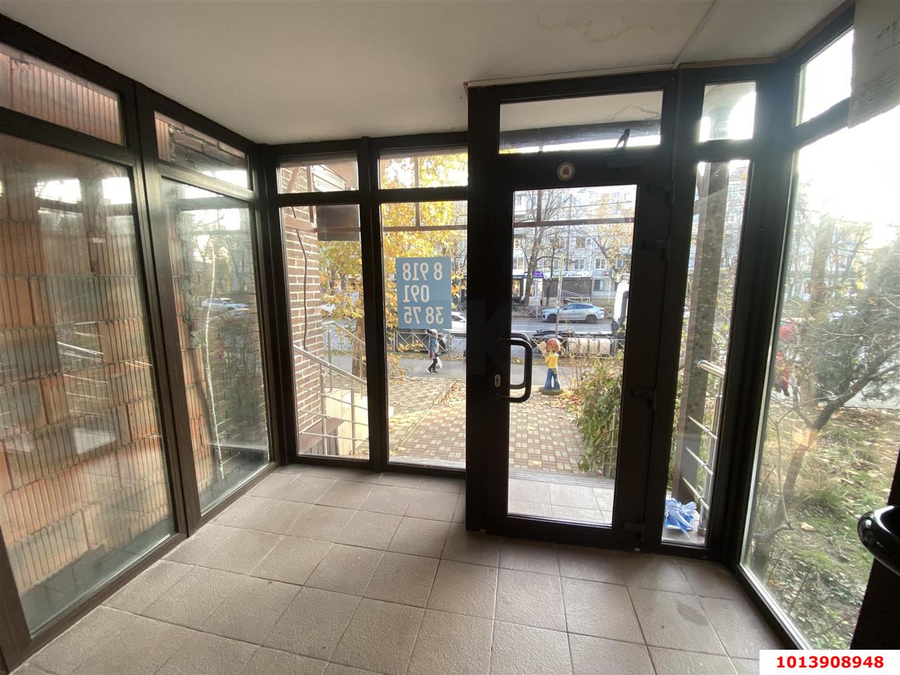 Фото №6: Торговое помещение 64 м² - Краснодар, Фестивальный, ул. Атарбекова, 9