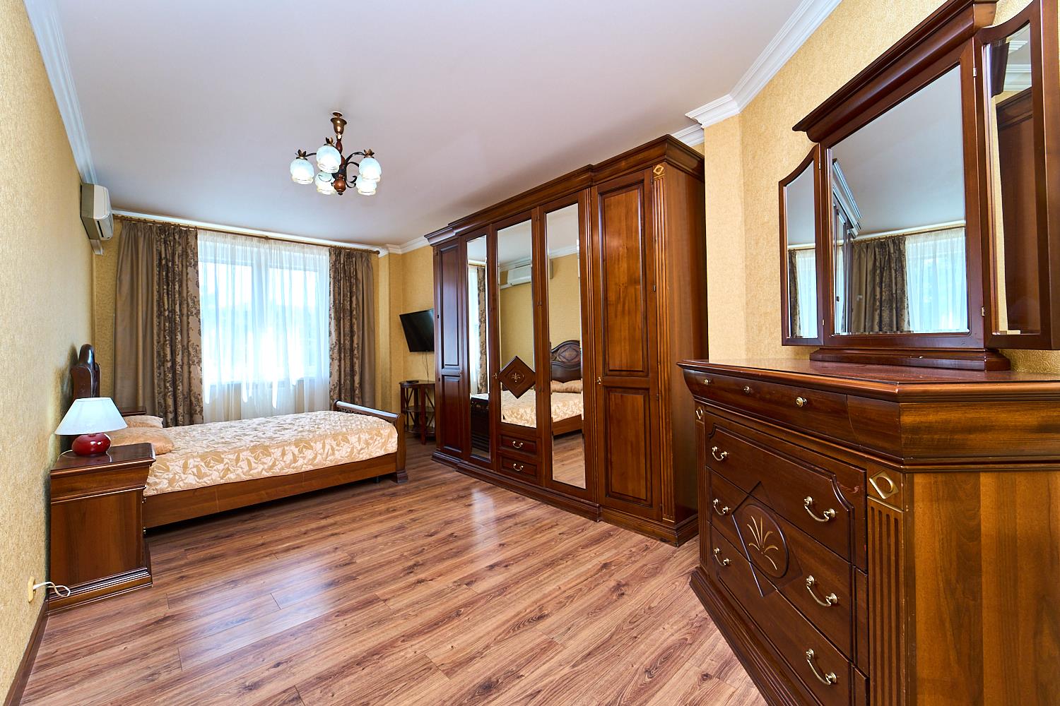 Фото №9: 2-комнатная квартира 90 м² - Краснодар, ул. Комсомольская, 51