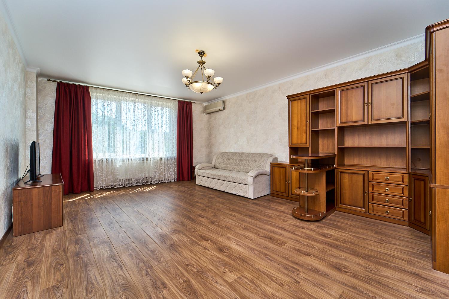 Фото №1: 2-комнатная квартира 90 м² - Краснодар, ул. Комсомольская, 51