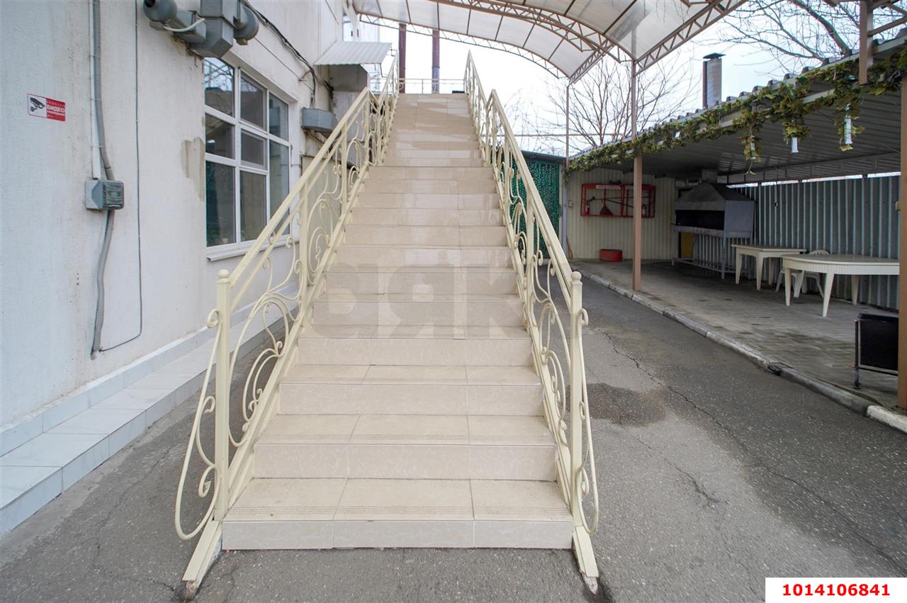 Фото №11: Коммерция 1012 м² - Новая Адыгея, мкр. жилой комплекс Тургеневский, ул. Тургеневское шоссе, 3/1