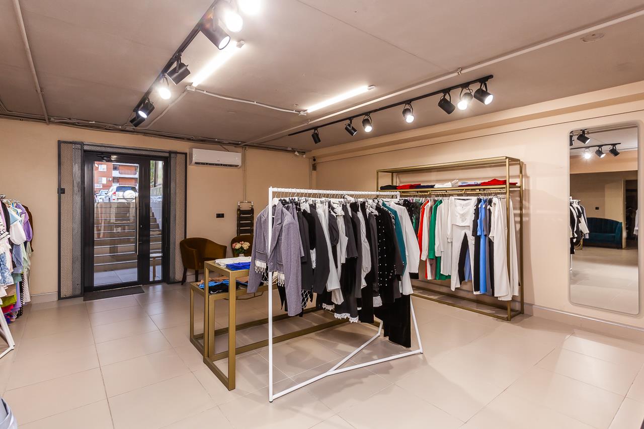 Фото №3: Коммерция 57 м² - Краснодар, Западный внутригородской округ, мкр. Юбилейный, пр-кт Чекистов, 34