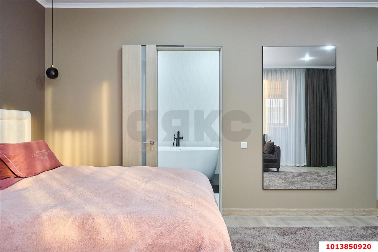 Фото №8: 4-комнатная квартира 235 м² - Краснодар, мкр. Западный внутригородской округ, ул. Шоссе Нефтяников, 63