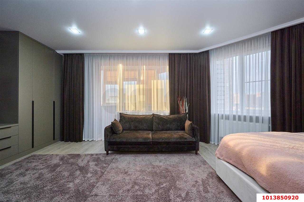 Фото №10: 4-комнатная квартира 235 м² - Краснодар, мкр. Западный внутригородской округ, ул. Шоссе Нефтяников, 63