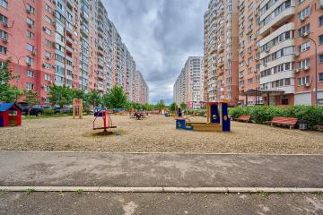 Фото №2: 1-комнатная квартира 51 м² - Краснодар, мкр. имени Маршала Жукова, ул. Александра Покрышкина, 2/2