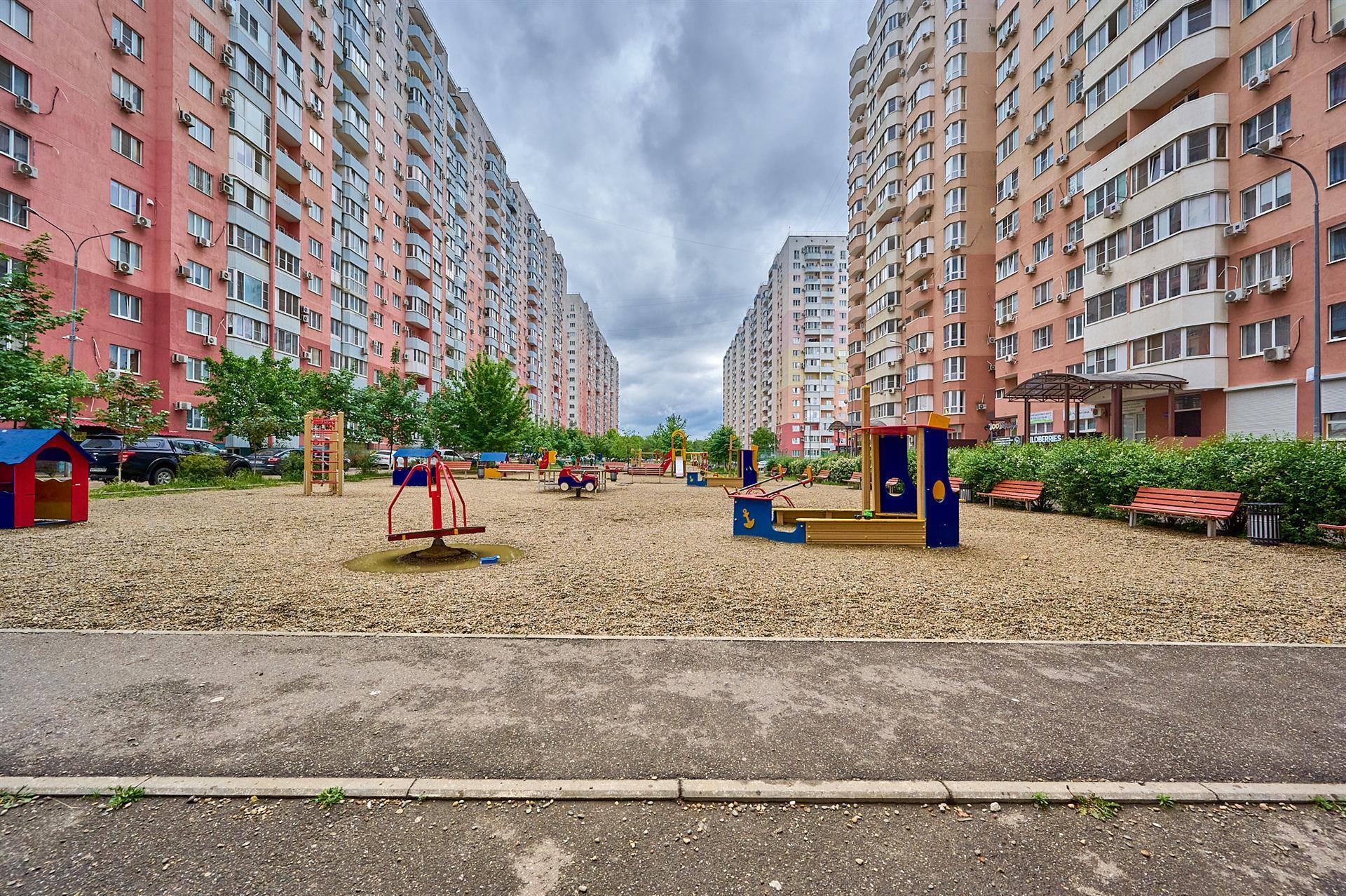 Фото №2: 1-комнатная квартира 55 м² - Краснодар, Прикубанский внутригородской округ, мкр. имени Маршала Жукова, ул. Александра Покрышкина, 2/2