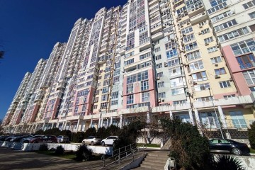 Фото №1: 1-комнатная квартира 52 м² - Краснодар, мкр. Черёмушки, ул. Селезнёва, 88/1