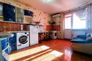 Фото №1: 1-комнатная квартира <span class="whitespace-nowrap">52 м²</span>, <span class="whitespace-nowrap">19/23 эт.</span> - Краснодар, мкр. Черёмушки, ул. Селезнёва, 88/1