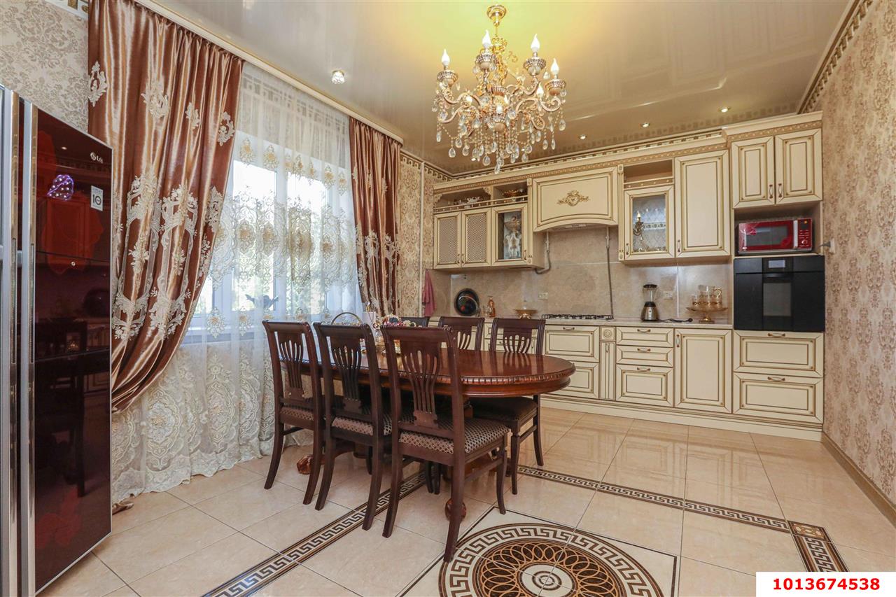 Фото №1: Дом 446 м² + 3.76 сот. - Краснодар, Прикубанский внутригородской округ, Калинино, мкр. Завод Радиоизмерительных Приборов, ул. Осетинская, 10/2