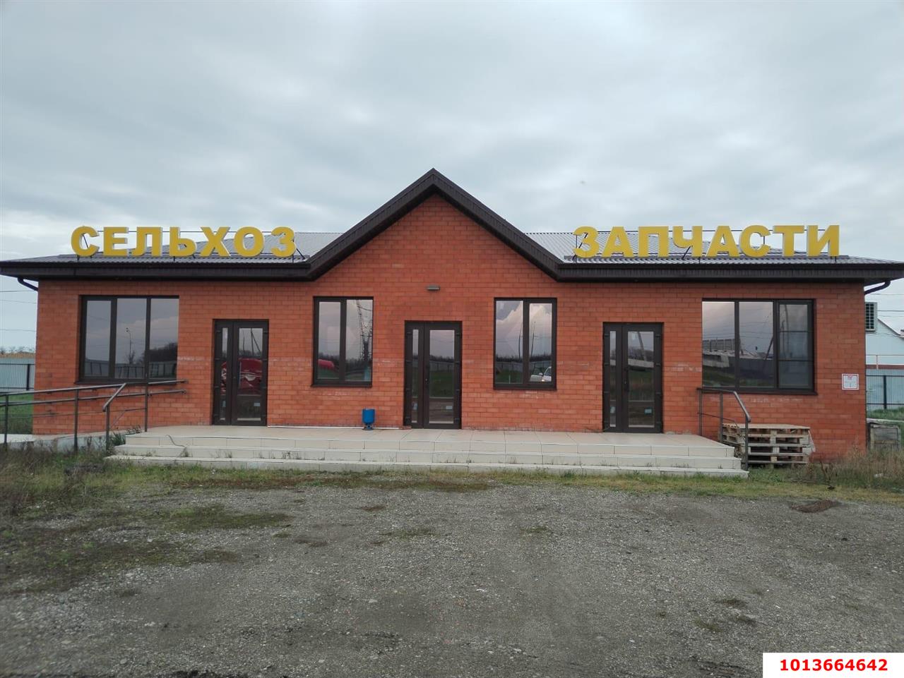 Фото №1: Торговое помещение 211 м² - Каневская, квартал Загребля