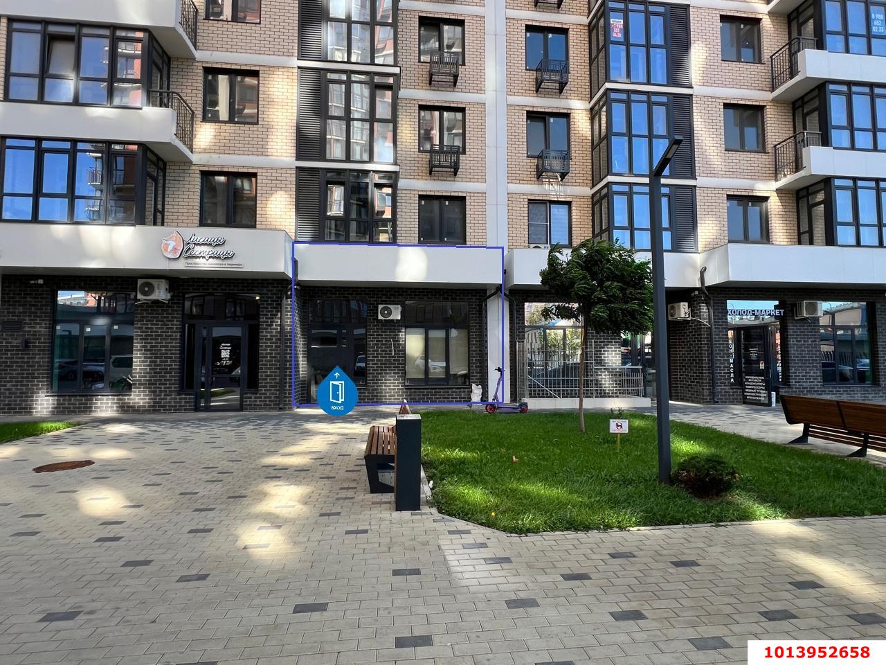 Фото №1: Торговое помещение 32 м² - Краснодар, жилой комплекс Зелёный театр, ул. Западный Обход, 39/1к2
