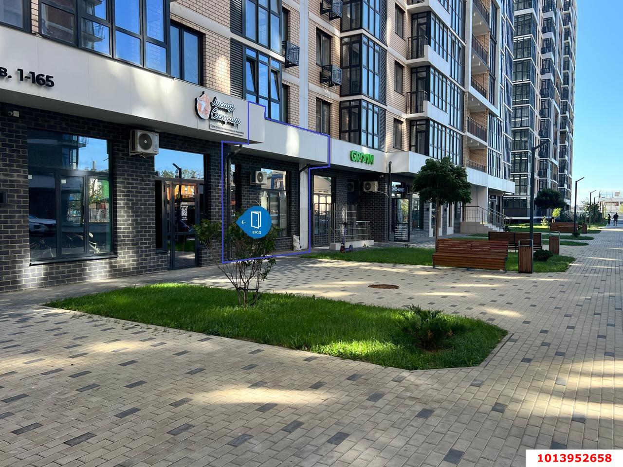 Фото №2: Торговое помещение 32 м² - Краснодар, жилой комплекс Зелёный театр, ул. Западный Обход, 39/1к2