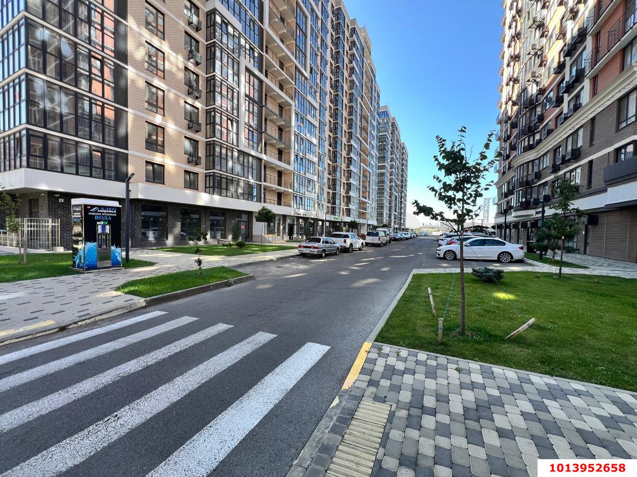 Фото №5: Торговое помещение 32 м² - Краснодар, жилой комплекс Зелёный театр, ул. Западный Обход, 39/1к2