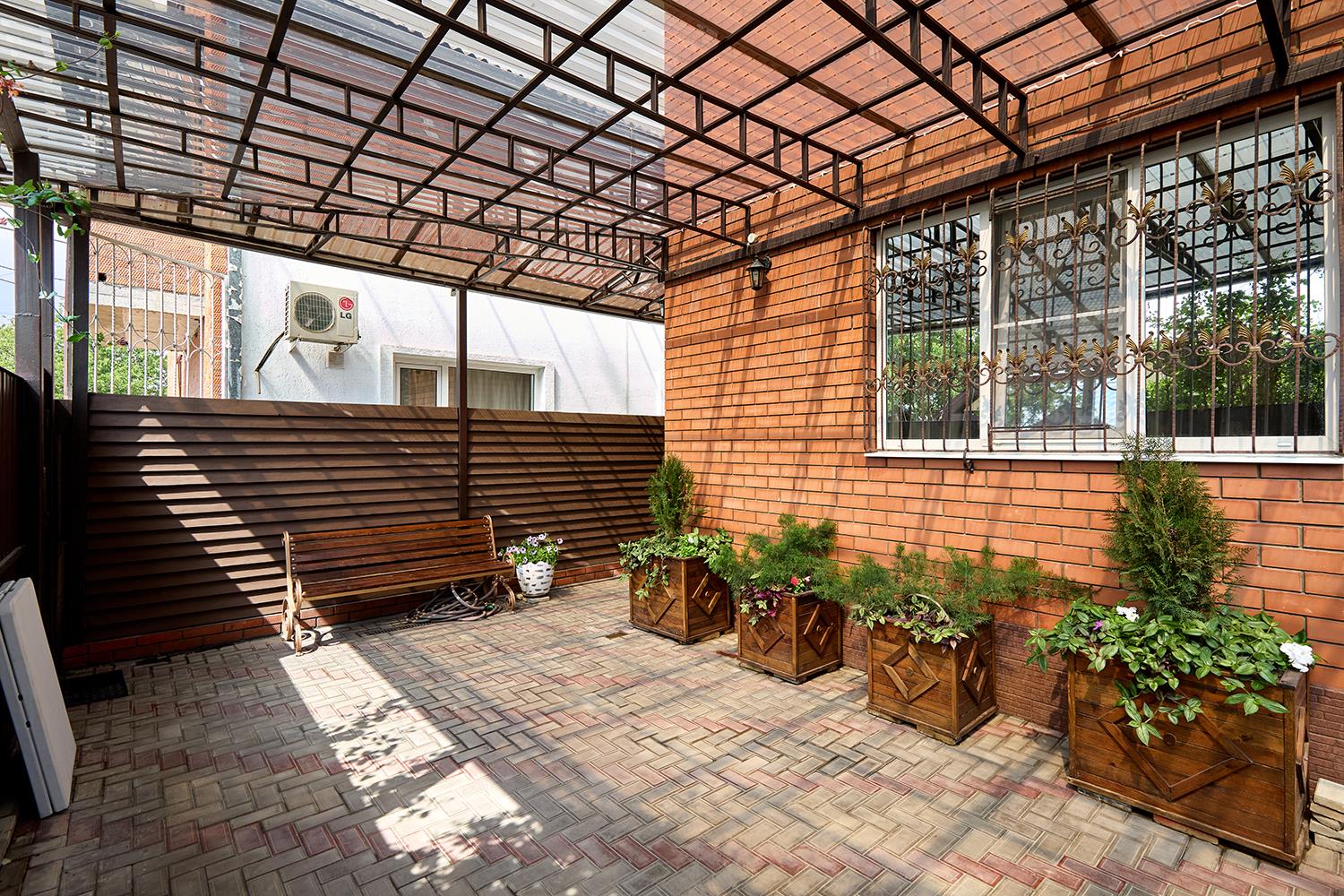 Фото №1: Дом 94 м² + 2 сот. - Краснодар, Центральный внутригородской округ, мкр. Дубинка, ул. Фурманова, 104