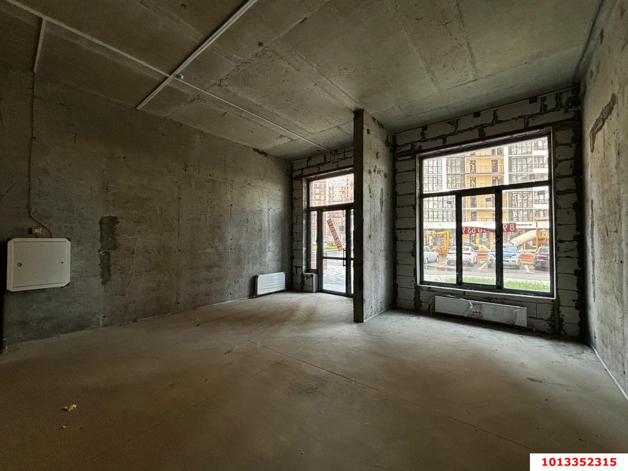 Фото №3: Торговое помещение 43 м² - Краснодар, жилой комплекс Мой Город, ул. Западный Обход, 39