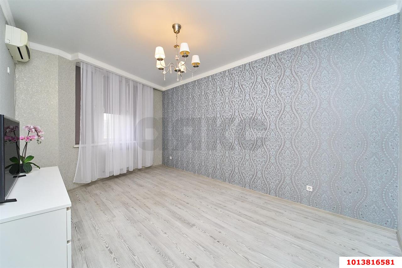 Фото №4: 2-комнатная квартира 74 м² - Краснодар, Центральный, ул. Октябрьская, 181/2