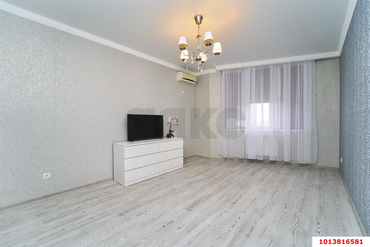 Фото №3: 2-комнатная квартира 74 м² - Краснодар, Центральный, ул. Октябрьская, 181/2