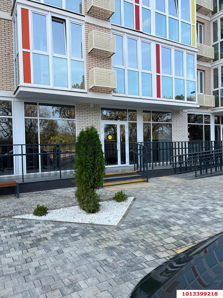 Фото №2: Торговое помещение 83 м² - Краснодар, ЖК Абрикосово, ул. имени Героя Георгия Бочарникова, 4к2