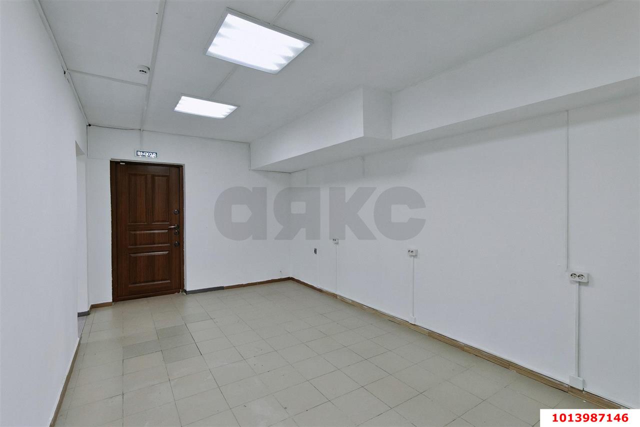 Фото №4: Торговое помещение <span class="whitespace-nowrap">45 м²</span>, <span class="whitespace-nowrap">16 эт.</span> - Краснодар, Прикубанский внутригородской округ, мкр. Московский, ул. Карякина, 18