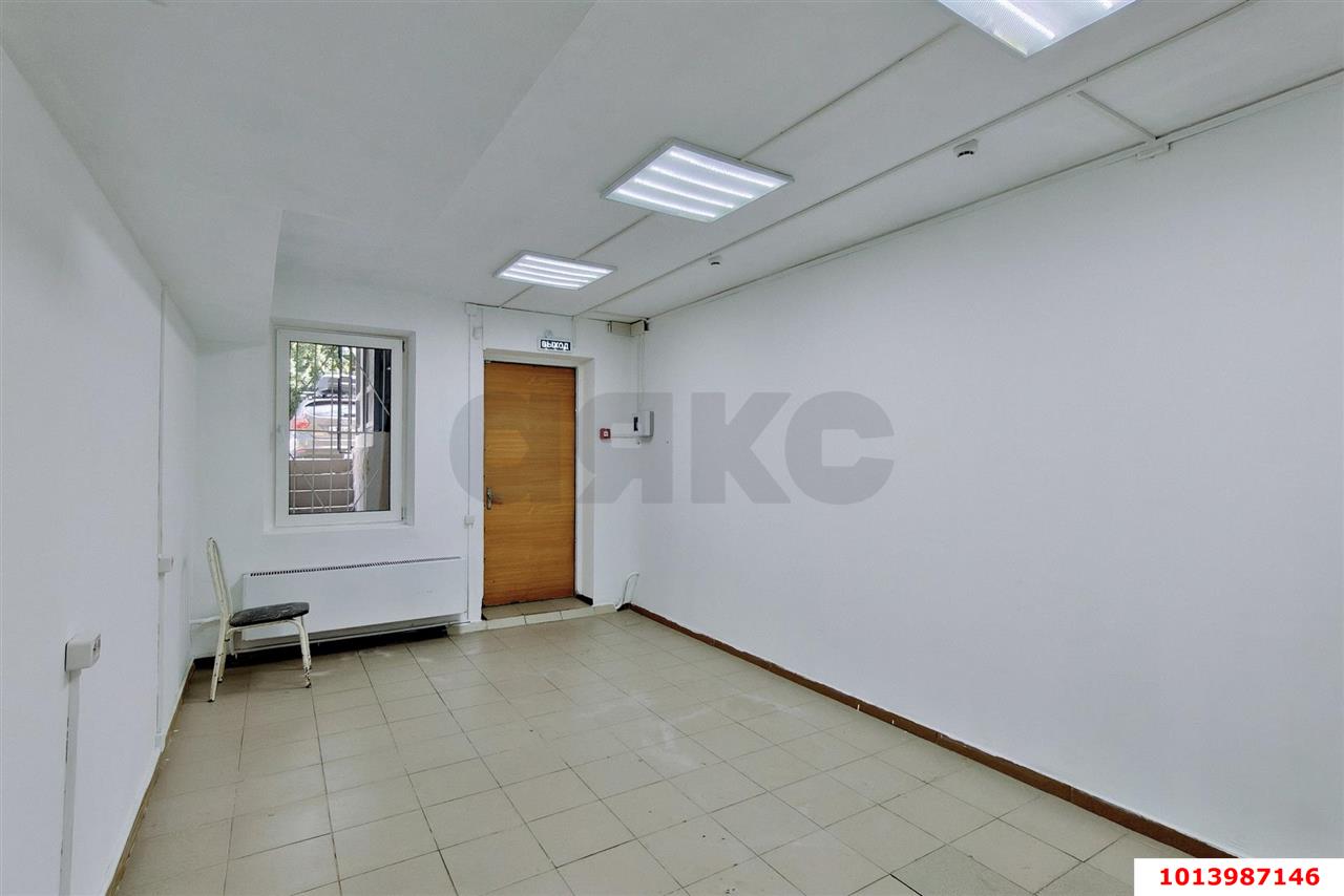 Фото №1: Торговое помещение <span class="whitespace-nowrap">45 м²</span>, <span class="whitespace-nowrap">16 эт.</span> - Краснодар, Прикубанский внутригородской округ, мкр. Московский, ул. Карякина, 18