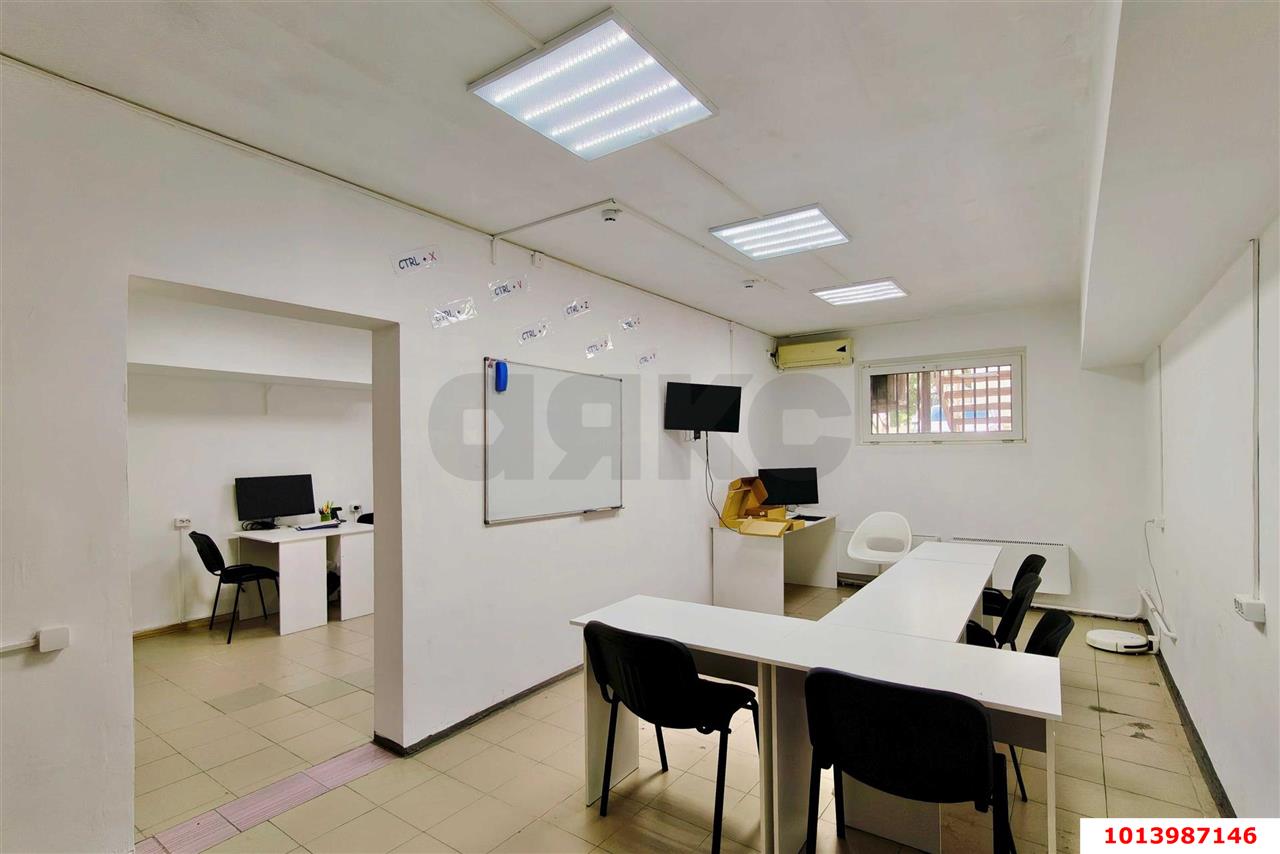 Фото №6: Торговое помещение <span class="whitespace-nowrap">40 м²</span>, <span class="whitespace-nowrap">16 эт.</span> - Краснодар, Прикубанский внутригородской округ, мкр. Московский, ул. Карякина, 18