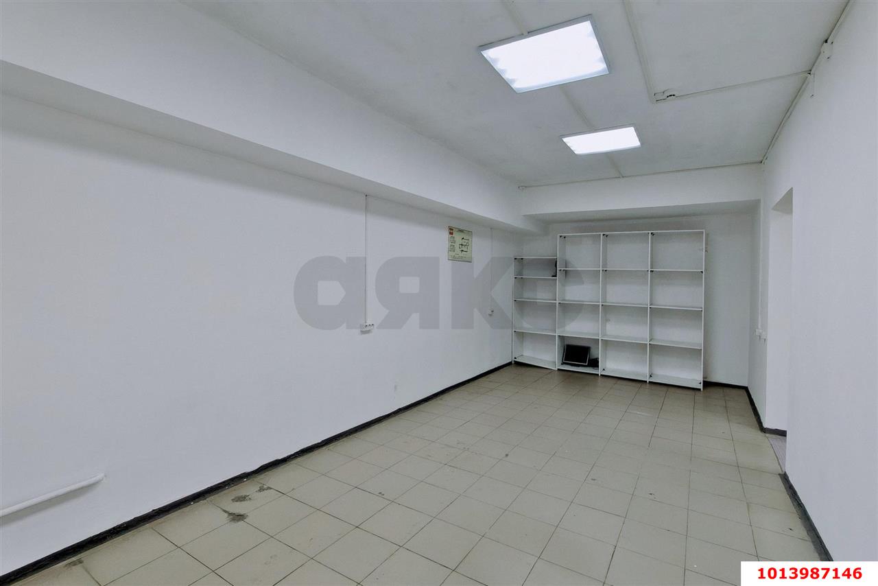 Фото №6: Торговое помещение <span class="whitespace-nowrap">45 м²</span>, <span class="whitespace-nowrap">16 эт.</span> - Краснодар, Прикубанский внутригородской округ, мкр. Московский, ул. Карякина, 18