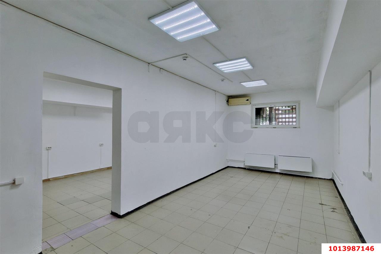 Фото №8: Торговое помещение <span class="whitespace-nowrap">45 м²</span>, <span class="whitespace-nowrap">16 эт.</span> - Краснодар, Прикубанский внутригородской округ, мкр. Московский, ул. Карякина, 18