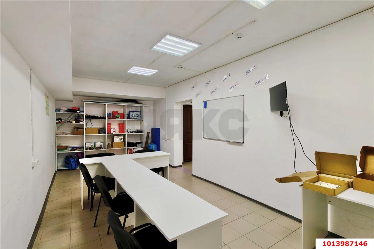 Фото №8: Торговое помещение <span class="whitespace-nowrap">40 м²</span>, <span class="whitespace-nowrap">16 эт.</span> - Краснодар, Прикубанский внутригородской округ, мкр. Московский, ул. Карякина, 18