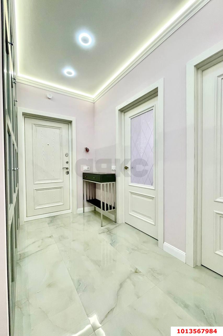 Фото №5: 2-комнатная квартира <span class="whitespace-nowrap">71 м²</span>, <span class="whitespace-nowrap">11/24 эт.</span> - Краснодар, Центральный внутригородской округ, Черёмушки, мкр. жилой комплекс Солнечный Остров, ул. Ставропольская, 336/6