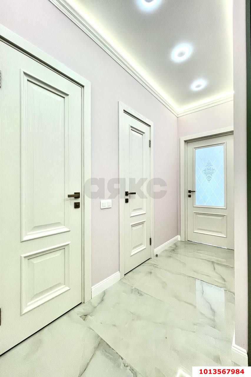 Фото №3: 2-комнатная квартира <span class="whitespace-nowrap">71 м²</span>, <span class="whitespace-nowrap">11/24 эт.</span> - Краснодар, Центральный внутригородской округ, Черёмушки, мкр. жилой комплекс Солнечный Остров, ул. Ставропольская, 336/6