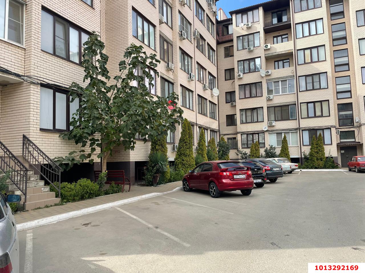 Фото №2: 1-комнатная квартира 34 м² - Краснодар, Прикубанский внутригородской округ, Завод Радиоизмерительных Приборов, мкр. Музыкальный, ул. имени Сергея Есенина, 84