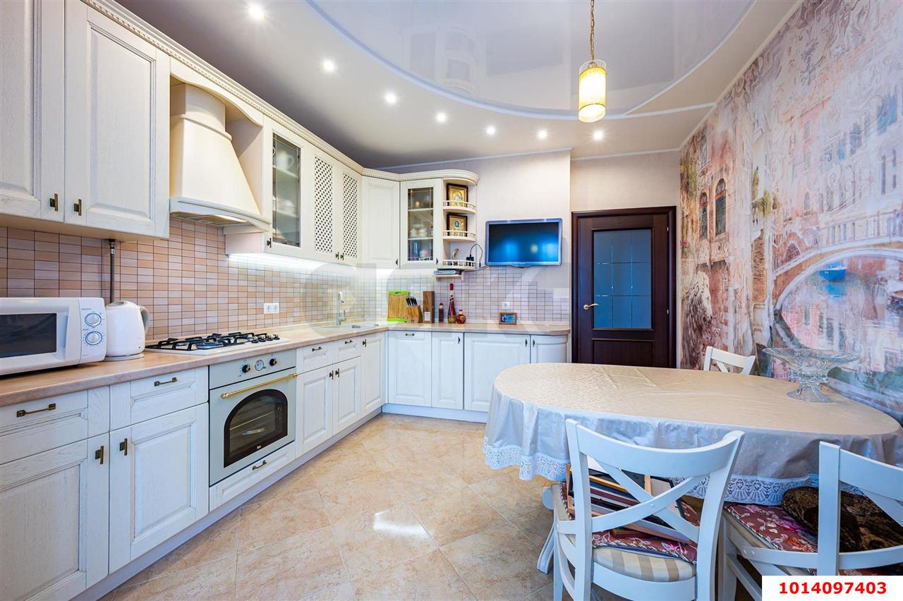 Фото №1: 2-комнатная квартира 83 м² - Краснодар, ул. Сормовская, 167/1