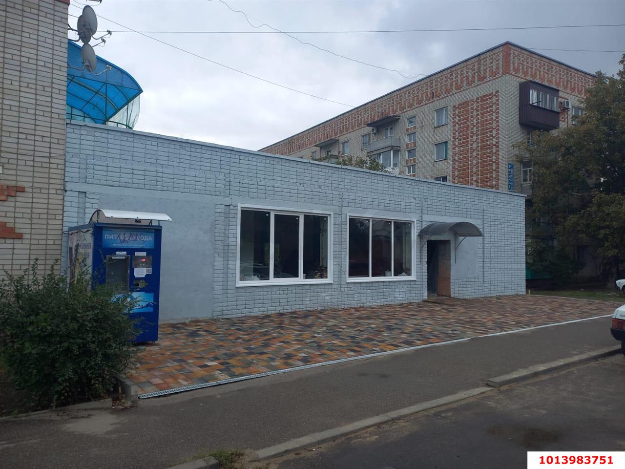 Фото №1: Торговое помещение 264 м² - Ленинградская, ул. Красная, 140